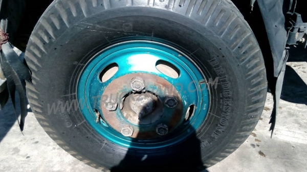 รถบรรทุก 6 ล้อ ISUZU รุ่น NKR71LY52   ปีจดทะเบียน 2544  130 แรงม้า