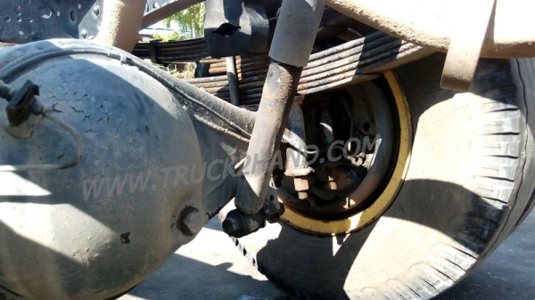 รถบรรทุก 6 ล้อ ISUZU รุ่น NKR71LY52   ปีจดทะเบียน 2544  130 แรงม้า