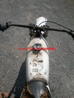 ขาย DT100 ไม่มีเอกสารออกใบซื้อขายรถจอดเครื่องไม่ติดกดสตาร์ลงแรงอัดยังดีโครงไม่ผุเหมาะกับนักปั้นหรือเอาไปทำอะไหล่