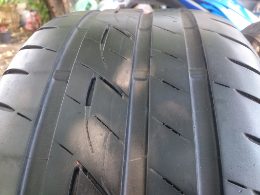 ขายยาง 225/55R17 Bridgestone Ecopia EP200 ยางสัปดาห์ที่49ปี13 ดอกยางเต็มนิ่มลึกสดเท่ากันไม่แตกลายไม่ร้าวไม่กินข้าง (สถาพ95\%) สวยๆ จำนวน 1 ชุด ขายยาง 225/55R17 Bridgestone Ecopia EP200 ยางสัปดาห์ที่49ปี13 ดอกยางเต็มนิ่มลึกสดเท่ากันไม่แตกลายไม่ร้าวไม่กินข้าง (สถาพ95\%) สวยๆ จำนวน 1 ชุด