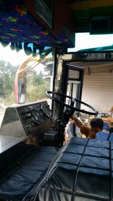 รถบัสBENZ สวยมาก สภาพนางฟ้า เอกสารครบ 6bgจีฟฟลดเหลีอ250,000แยกขายอะไหล่ก็ขายครับ