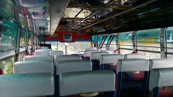 รถบัสBENZ สวยมาก สภาพนางฟ้า เอกสารครบ 6bgจีฟฟลดเหลีอ250,000แยกขายอะไหล่ก็ขายครับ