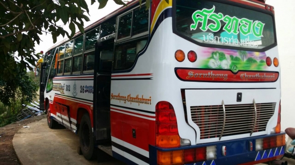 รถบัสBENZ สวยมาก สภาพนางฟ้า เอกสารครบ 6bgจีฟฟลดเหลีอ250,000แยกขายอะไหล่ก็ขายครับ