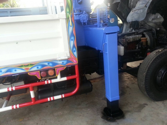 ขาย 6 ล้อติดเฮี๊ยบ 5 ตัน3 ปอก2ชัค กระบะยาว 6 เมตร เครื่อง อีซูซุ 195 แรง