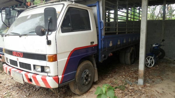 6ล้อกระบะรั้ว115แรง ISUZU NPR59LU5E M-710XXXX..รถสภาพดี พร้อมใฝช้ เล่มพร้อม..