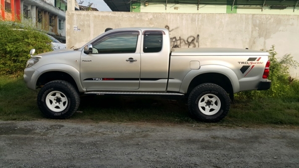 VIGO 4x4 2005 Extra Cab สีบรอนเงิน สีเดิมทั้งคัน100\%  350,000 บาท