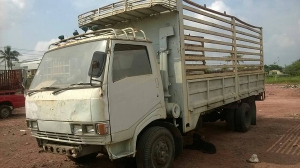 ขายรถบรรทุก 6 ล้อรั้ว HINO KM504 117 แรงม้า ราคา 200000