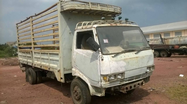ขายรถบรรทุก 6 ล้อรั้ว HINO KM504 117 แรงม้า ราคา 200000