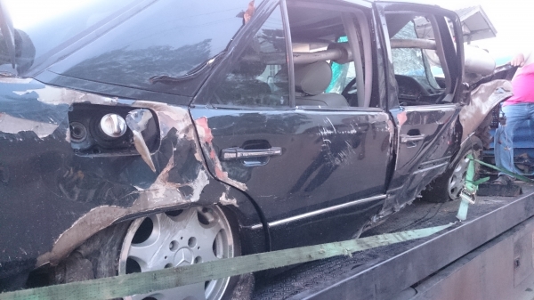 ซากเบนซ์300e เครื่องc220 ลงเล่มแล้วสนใจโทร056-511790หรือ0864465731หนึ่งโทรมาคุยราคากันครับ