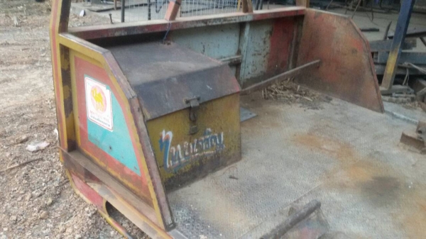 ขายกระบะบรรทุกรถเกี่ยวข้าวราคา 40,000บาท  ติเต่อคุณปิ่น 081 - 9176906