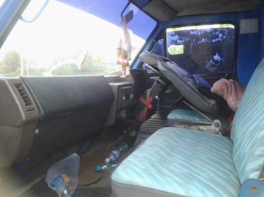 (หรั่งรถบ้าน)ลดราคาเหลือ485000ด่วนคับ 6ล้อดั้มฝากขายคับ เจ้าของต้องการใช้เงินด่วน รถสวยไม่โทรม เครื่องเกียร์สมบรูณ์มาก แห้งๆ ขับดีมากคับ พาวเวอร์ แอร์เย็น ซื้อเท่าไหร่ว่ามาเลยคับ