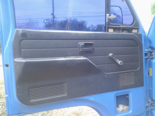 (หรั่งรถบ้าน)ลดราคาเหลือ485000ด่วนคับ 6ล้อดั้มฝากขายคับ เจ้าของต้องการใช้เงินด่วน รถสวยไม่โทรม เครื่องเกียร์สมบรูณ์มาก แห้งๆ ขับดีมากคับ พาวเวอร์ แอร์เย็น ซื้อเท่าไหร่ว่ามาเลยคับ