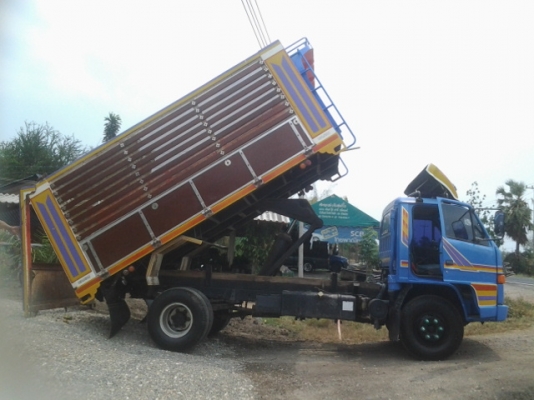 (หรั่งรถบ้าน)ลดราคาเหลือ485000ด่วนคับ 6ล้อดั้มฝากขายคับ เจ้าของต้องการใช้เงินด่วน รถสวยไม่โทรม เครื่องเกียร์สมบรูณ์มาก แห้งๆ ขับดีมากคับ พาวเวอร์ แอร์เย็น ซื้อเท่าไหร่ว่ามาเลยคับ