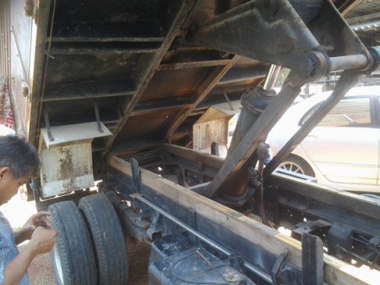 (หรั่งรถบ้าน)ลดราคาเหลือ485000ด่วนคับ 6ล้อดั้มฝากขายคับ เจ้าของต้องการใช้เงินด่วน รถสวยไม่โทรม เครื่องเกียร์สมบรูณ์มาก แห้งๆ ขับดีมากคับ พาวเวอร์ แอร์เย็น ซื้อเท่าไหร่ว่ามาเลยคับ