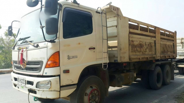 HINO FM 22 ล้อดั้มคะ