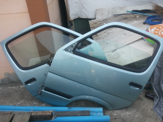 ขายประตูรถตู้ หัวจรวด