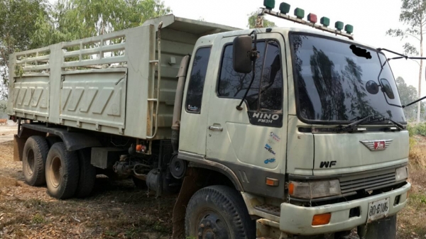 ขาย10ล้อ2เพลา ดั้มFM3H เครื่องHO7D 195แรง พ.เพาเวอร์ เบรกทิฟฟี่ เครื่องดี ภายในสวย ยางดี คัชซีสวย กระบะดั้มสามมิตร สภาพพร้อมใช้งาน เอกสารพร้อมโอน สนใจโทร 090-8588220คุณนะ 093-3258446คุณบิว ID:narong498 หรือ www.truck.in.th/498 หรือfb:ณรงค์ ซื้อขายรถมือสอง