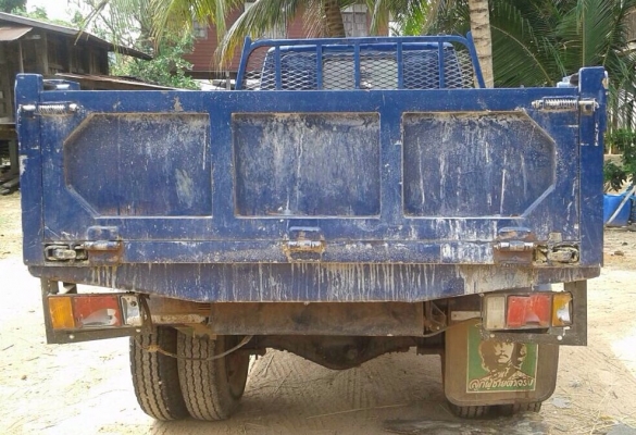 ISUZU ELF 88 HP 4JB1 หกล้อดั๊มพ์ กระบะดั๊มพ์เหล็กบรรทุก 3-4 คิวความยาว 3.20 เมตรสภาพอย่างสวยพร้อมบรรทุกได้เลย เครื่องยนต์แรงดีมากครับ หัวเก๋งสวยไม่ผุภายในคอนโซลครบ พวงมาลัยธรรมดา ช่วงล่างเดิมๆคัชซีไม่แตกไม่บวม คานหน้าเฟืองท้าย 5 น็อต ยาง 7.50 ขอบ 16 สภาพด