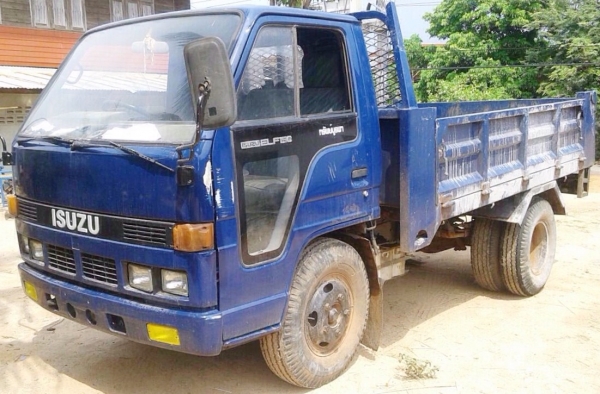 ISUZU ELF 88 HP 4JB1 หกล้อดั๊มพ์ กระบะดั๊มพ์เหล็กบรรทุก 3-4 คิวความยาว 3.20 เมตรสภาพอย่างสวยพร้อมบรรทุกได้เลย เครื่องยนต์แรงดีมากครับ หัวเก๋งสวยไม่ผุภายในคอนโซลครบ พวงมาลัยธรรมดา ช่วงล่างเดิมๆคัชซีไม่แตกไม่บวม คานหน้าเฟืองท้าย 5 น็อต ยาง 7.50 ขอบ 16 สภาพด ISUZU ELF 88 HP 4JB1 หกล้อดั๊มพ์ กระบะดั๊มพ์เหล็กบรรทุก 3-4 คิวความยาว 3.20 เมตรสภาพอย่างสวยพร้อมบรรทุกได้เลย เครื่องยนต์แรงดีมากครับ หัวเก๋งสวยไม่ผุภายในคอนโซลครบ พวงมาลัยธรรมดา ช่วงล่างเดิมๆคัชซีไม่แตกไม่บวม คานหน้าเฟืองท้าย 5 น็อต ยาง 7.50 ขอบ 16 สภาพด