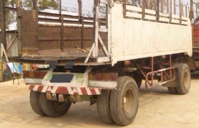 ขายด่วน ลูกพ่วง 2 คานดั๊มพ์ กระบะเหล็กดั๊มพ์หน้าพระลาน 12 ตันความยาว 6.20 เมตรฝาข้างแผ่นเรียบสภาพดีพร้อมบรรทุกได้เลยครับ ช่วงล่างคัชซีไม่แอ่นไม่บวม ยางสภาพดี 8 เส้นประมาณ 65\% พร้อมใช้งาน เอกสารเล่มทะเบียนครบพร้อมโอน ราคาต่อรองได้ครับ