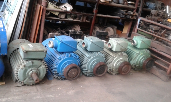 ขายด่วน หางเทเลอร์พ่วงแทงค์แสตนเลส มอเตอร์ โบเวอร์ รถโฟล์คลิฟท์