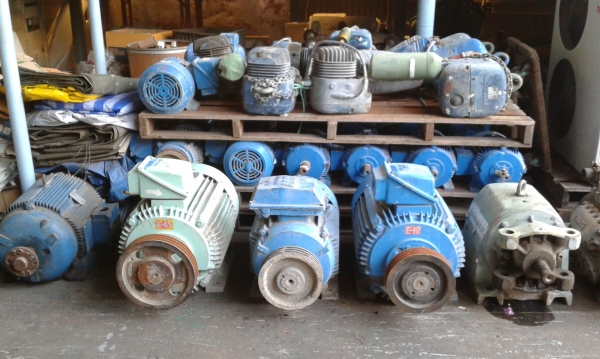 ขายด่วน หางเทเลอร์พ่วงแทงค์แสตนเลส มอเตอร์ โบเวอร์ รถโฟล์คลิฟท์