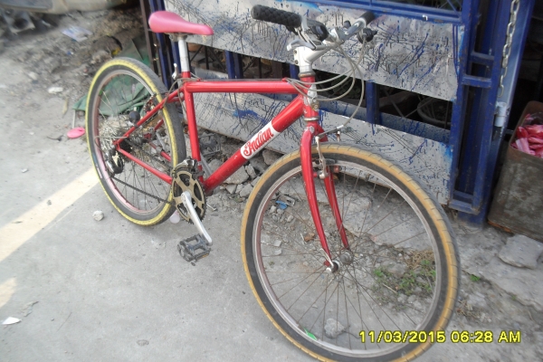 ขายจักรยานสีแดง