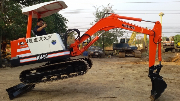 ขายรถขุดเล็ก KUBOTA KH-90 PC35 เครื่อง 4 สูบ ปั้ม 3ตอน แทรคเหล็ก เครื่องดีระบบดี สภาพพร้อมใช้งาน รถเก่านอกแท้นำเข้าจากญี่ปุ่น มีใบแจ้งจำหน่าย ไม่เคยใช้ในไทย ราคา 265,000 สนใจติดต่อ 083-3436937 line:Mjkodream ขายรถขุดเล็ก KUBOTA KH-90 PC35 เครื่อง 4 สูบ ปั้ม 3ตอน แทรคเหล็ก เครื่องดีระบบดี สภาพพร้อมใช้งาน รถเก่านอกแท้นำเข้าจากญี่ปุ่น มีใบแจ้งจำหน่าย ไม่เคยใช้ในไทย ราคา 265,000 สนใจติดต่อ 083-3436937 line:Mjkodream