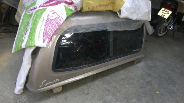 ขายหลังคาเหล็กสามมิตร 4 ประตู 6000 บาท