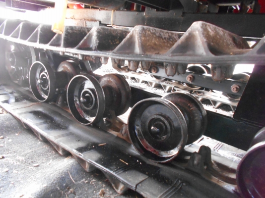 รถเกี่ยวข้าว YANMAR CA85