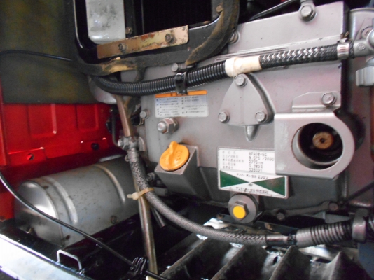 รถเกี่ยวข้าว YANMAR CA85