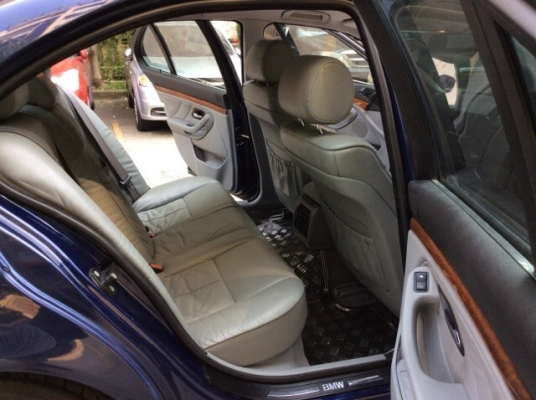 ขายรถบีเอ็ม 523i E39 ปี1997 เครื่องเดิม2.4 เกียร์ออโต้ ติดแก๊สLPGระบบหัวฉีด ภายในสวยสะอาด เบาะหนังแท้ปรับไฟฟ้า ลายไม้ แอร์ดิจิตอล airbag/abs พวงมาลัยมัลติ สีน้ำเงินมิดไนบลู สีเงาสวยมาก แม็กACขอบ 17&quot; รถสวย ขับดีมาก พร้อมใช้งานได้เลยครับ ภาษี59