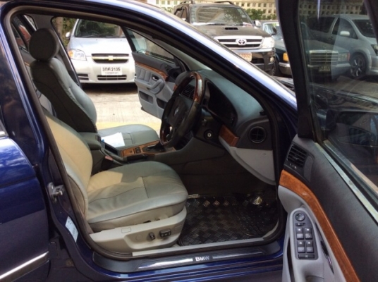 ขายรถบีเอ็ม 523i E39 ปี1997 เครื่องเดิม2.4 เกียร์ออโต้ ติดแก๊สLPGระบบหัวฉีด ภายในสวยสะอาด เบาะหนังแท้ปรับไฟฟ้า ลายไม้ แอร์ดิจิตอล airbag/abs พวงมาลัยมัลติ สีน้ำเงินมิดไนบลู สีเงาสวยมาก แม็กACขอบ 17&quot; รถสวย ขับดีมาก พร้อมใช้งานได้เลยครับ ภาษี59