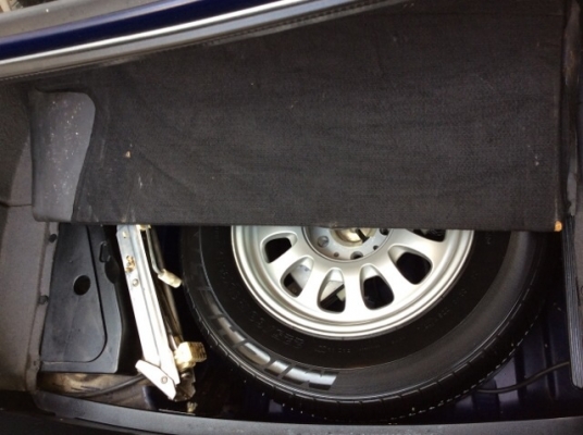 ขายรถบีเอ็ม 523i E39 ปี1997 เครื่องเดิม2.4 เกียร์ออโต้ ติดแก๊สLPGระบบหัวฉีด ภายในสวยสะอาด เบาะหนังแท้ปรับไฟฟ้า ลายไม้ แอร์ดิจิตอล airbag/abs พวงมาลัยมัลติ สีน้ำเงินมิดไนบลู สีเงาสวยมาก แม็กACขอบ 17&quot; รถสวย ขับดีมาก พร้อมใช้งานได้เลยครับ ภาษี59