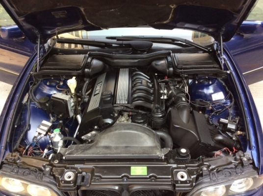 ขายรถบีเอ็ม 523i E39 ปี1997 เครื่องเดิม2.4 เกียร์ออโต้ ติดแก๊สLPGระบบหัวฉีด ภายในสวยสะอาด เบาะหนังแท้ปรับไฟฟ้า ลายไม้ แอร์ดิจิตอล airbag/abs พวงมาลัยมัลติ สีน้ำเงินมิดไนบลู สีเงาสวยมาก แม็กACขอบ 17&quot; รถสวย ขับดีมาก พร้อมใช้งานได้เลยครับ ภาษี59