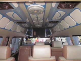 รถตู้หลังคาสูง พร้อมใช้