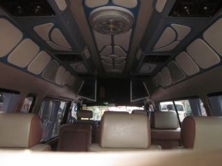 รถตู้หลังคาสูง พร้อมใช้