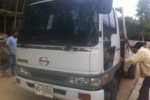 Hino FC2JDA เครื่อง JO7CA12396-180 แรงม้า เบรกทิฟฟี่ พมล.พาวเวอร์ ช่วงล่างใหญ่ แอร์เย็น ยางเต็ม เหมาะต่อดั้มจริงๆนะนี่!!!! Hino FC2JDA เครื่อง JO7CA12396-180 แรงม้า เบรกทิฟฟี่ พมล.พาวเวอร์ ช่วงล่างใหญ่ แอร์เย็น ยางเต็ม เหมาะต่อดั้มจริงๆนะนี่!!!!