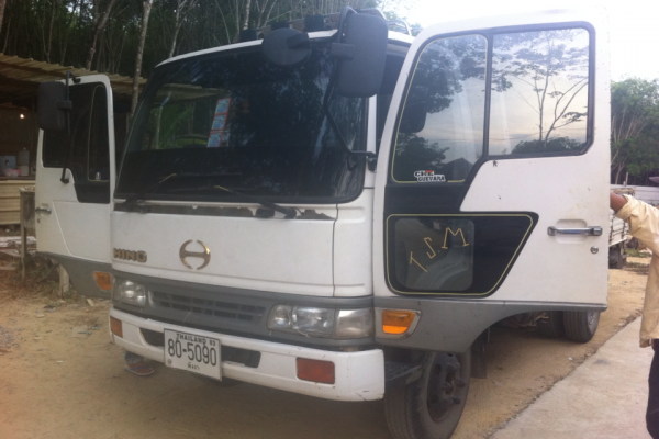 Hino FC2JDA เครื่อง JO7CA12396-180 แรงม้า เบรกทิฟฟี่ พมล.พาวเวอร์ ช่วงล่างใหญ่ แอร์เย็น ยางเต็ม เหมาะต่อดั้มจริงๆนะนี่!!!! Hino FC2JDA เครื่อง JO7CA12396-180 แรงม้า เบรกทิฟฟี่ พมล.พาวเวอร์ ช่วงล่างใหญ่ แอร์เย็น ยางเต็ม เหมาะต่อดั้มจริงๆนะนี่!!!!