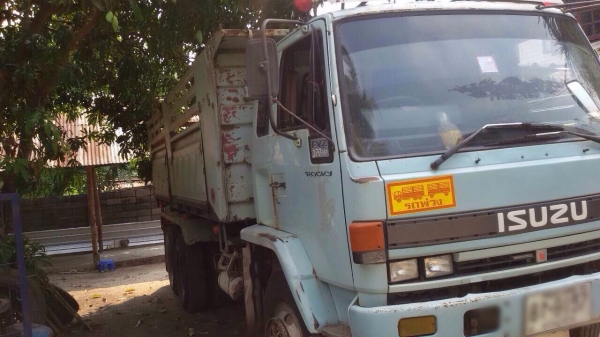 ขายรถสิบล้อดัมพ์ ISUZU นางฟ้า เครื่อง 195 แรง 2 เพลา กระบะดัมพ์สามมิตร ทะเบียนพร้อม ขายรถสิบล้อดัมพ์ ISUZU นางฟ้า เครื่อง 195 แรง 2 เพลา กระบะดัมพ์สามมิตร ทะเบียนพร้อม