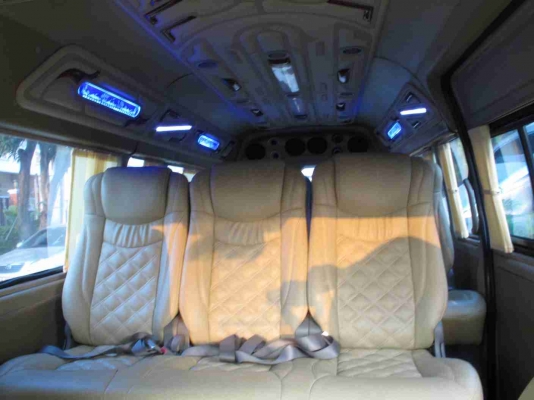 ขายรถตู้ TOYOTA COMMUTER 3.0 D4D ปี 2007 แต่งVIPสภาพ 99\%