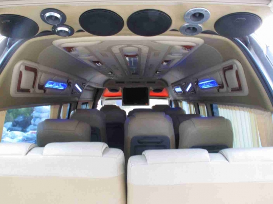 ขายรถตู้ TOYOTA COMMUTER 3.0 D4D ปี 2007 แต่งVIPสภาพ 99\%