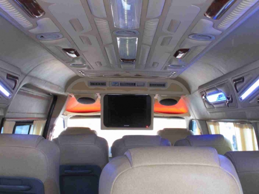 ขายรถตู้ TOYOTA COMMUTER 3.0 D4D ปี 2007 แต่งVIPสภาพ 99\%