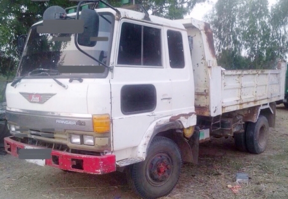 HINO FD 185 HP HO7C หกล้อดั๊มพ์ กระบะดั๊มพ์เหล็ก 5 ตันความยาว 3.60 เมตรสภาพดีพร้อมบรรทุกหนักได้เลย เครื่องยนต์ 185 แรงแน่นดีแรงไม่มีเยิ้ม ภายในห้องเก๋งคอนโซลสวยครบ แอร์เย็น พวงมาลัยเพาเวอร์ ระบบเบรคทริ๊ปฟี้ครบครัน ช่วงล่างแน่นคัชซีไม่มีบวม ยาง 8.25 ขอบ 16