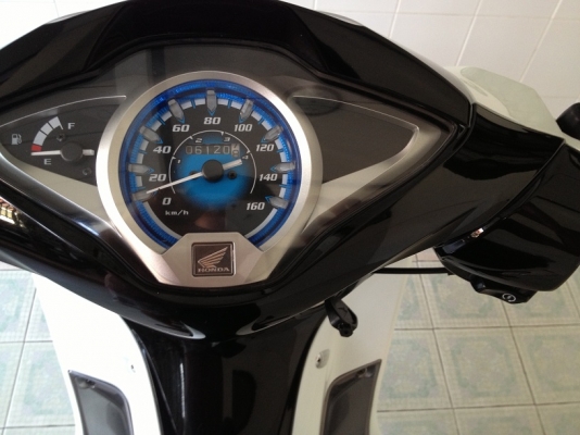 Wave125i โฉมล่าสุด ลายใหม่ สต๊าดมือ วิ่ง6000 รถ9เดือน (ของแถม 4 รายการ)