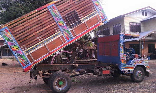 ขาย6ล้ออีแต๋นเครื่องยนต์100แรงฝาดำ Fหน้าหลัง สโลว์กลาง พ.เพาเวอร์ กระบะสวย กระบอกดัมพ์ดี สภาพพร้อมใช้งาน อู่ พิมาย ทวีทรัพย์