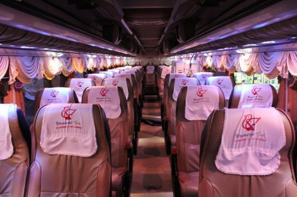 ขายรถบัสสองชั้น ยี่ห้อ Scania ทรงใบไม้