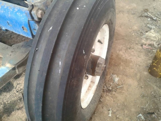 ขายรถไถFORD 6610เสื้อลาย ป้ายแดง สงวนพงษ์ เอกสารเล่มทะเบียน เครื่องดี ปั๊มแรง สภาพพร้อมลุยงาน ใบมีดพร้อมผานหลัง ยางดี