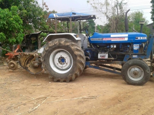 ขายรถไถFORD 6610เสื้อลาย ป้ายแดง สงวนพงษ์ เอกสารเล่มทะเบียน เครื่องดี ปั๊มแรง สภาพพร้อมลุยงาน ใบมีดพร้อมผานหลัง ยางดี