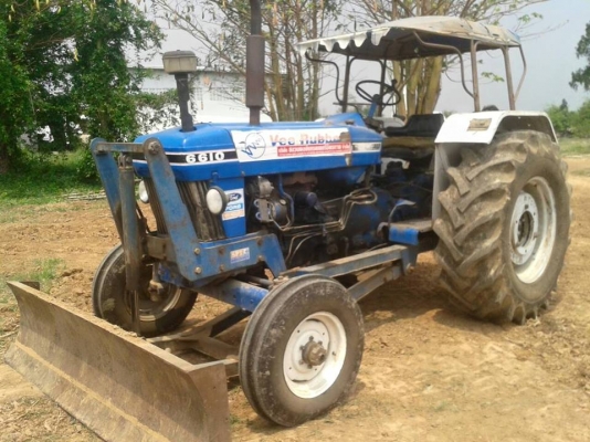 ขายรถไถFORD 6610เสื้อลาย ป้ายแดง สงวนพงษ์ เอกสารเล่มทะเบียน เครื่องดี ปั๊มแรง สภาพพร้อมลุยงาน ใบมีดพร้อมผานหลัง ยางดี